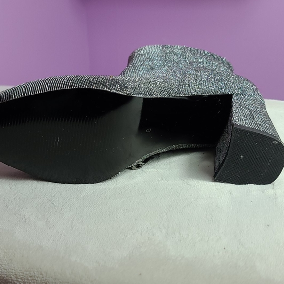 NWOT Gorgeous - Picture 7 of 7